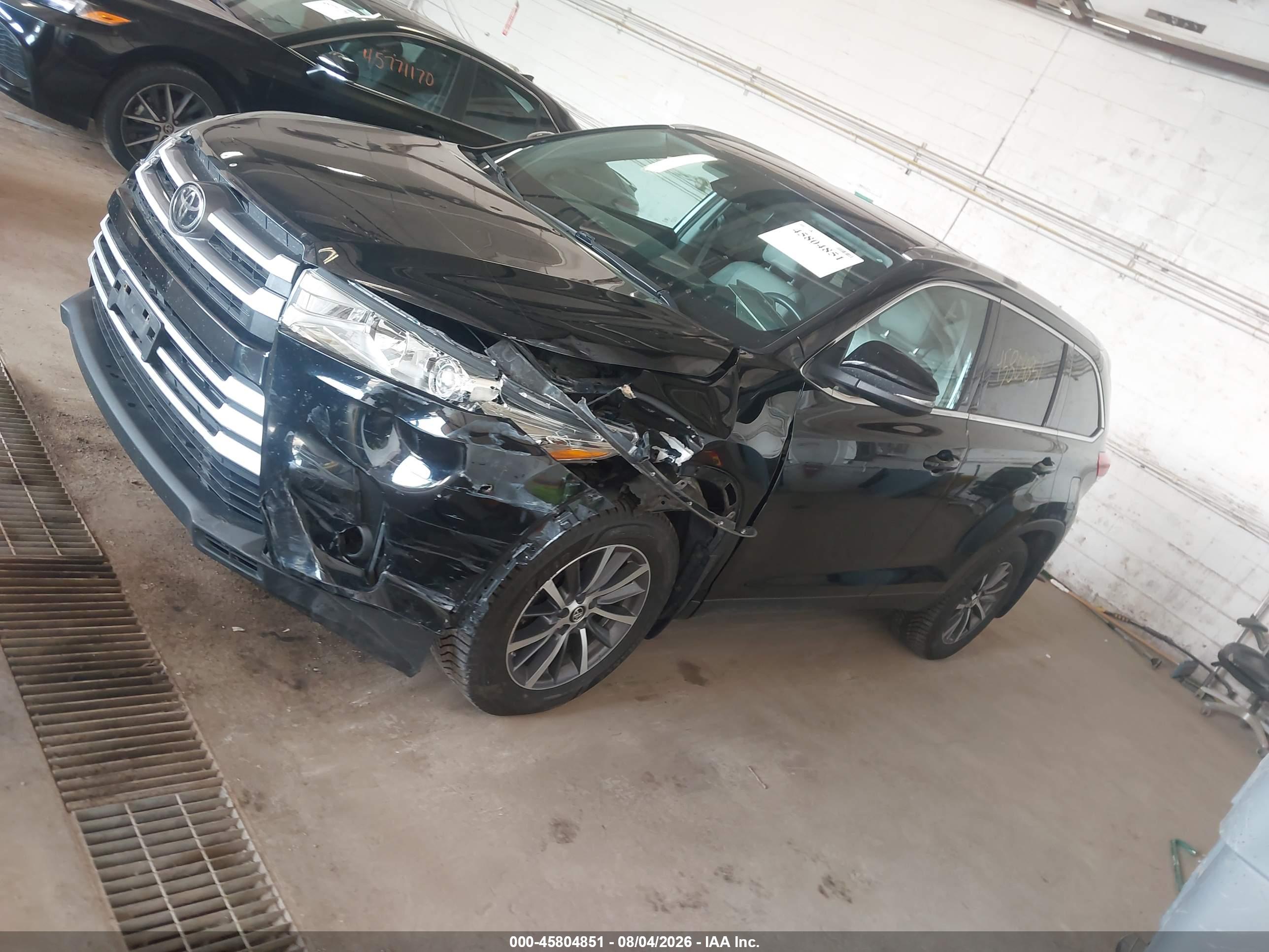 2019 TOYOTA HIGHLANDER XLE