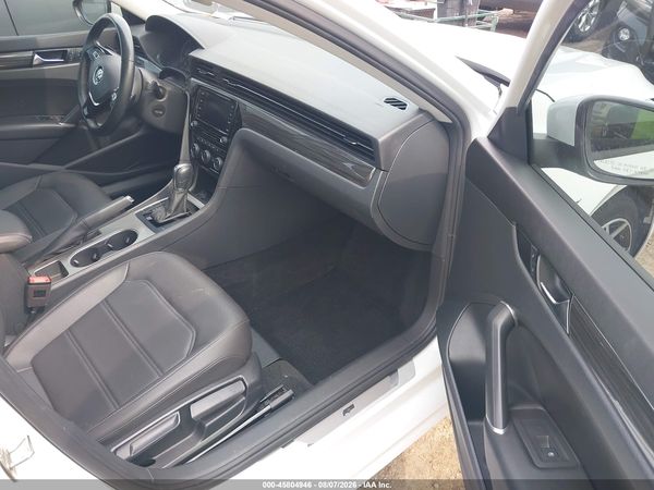 2020 VOLKSWAGEN PASSAT 2.0T R-LINE — I5