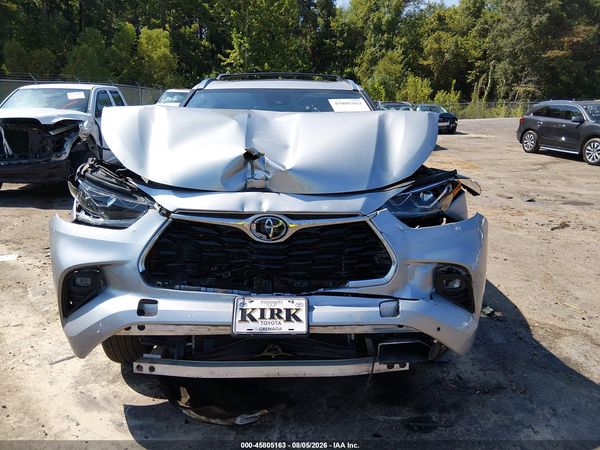2022 TOYOTA HIGHLANDER LIMITED