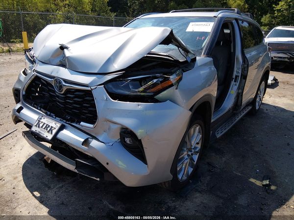2022 TOYOTA HIGHLANDER LIMITED