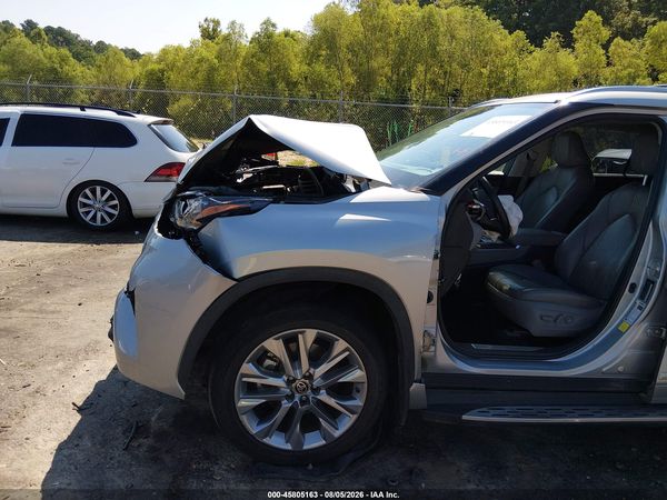 2022 TOYOTA HIGHLANDER LIMITED
