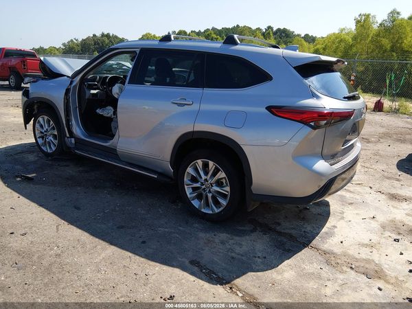 2022 TOYOTA HIGHLANDER LIMITED