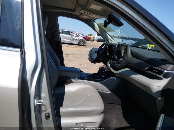 2022 TOYOTA HIGHLANDER LIMITED