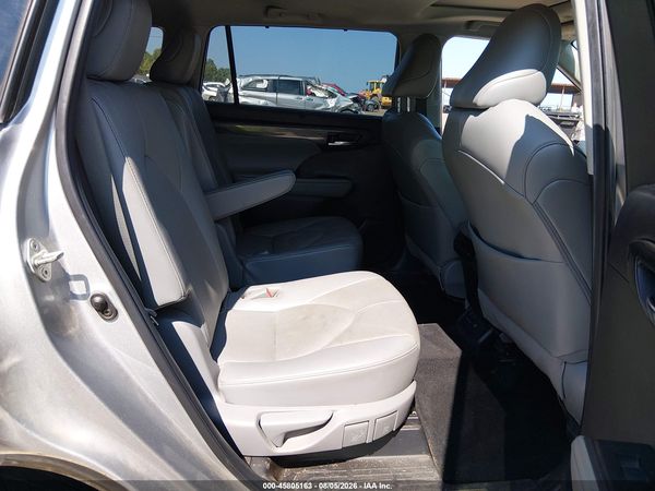 2022 TOYOTA HIGHLANDER LIMITED
