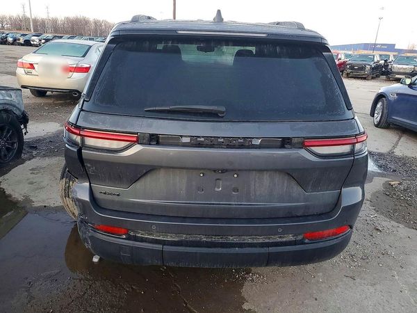 2024 JEEP GRAND CHEROKEE LAREDO 4X4
