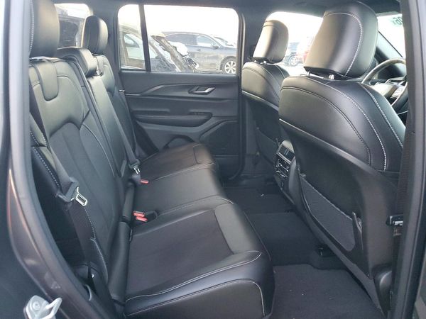 2024 JEEP GRAND CHEROKEE LAREDO 4X4