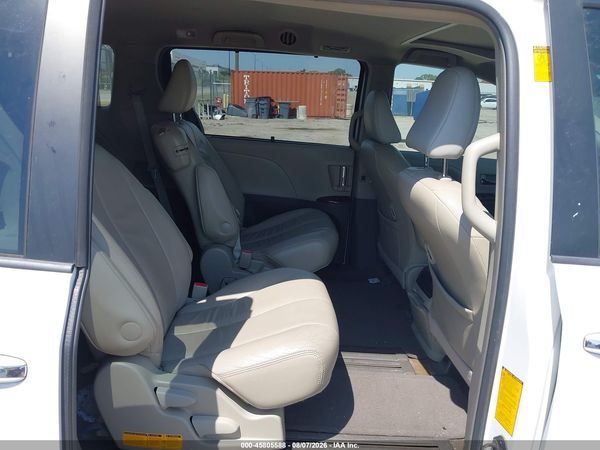2013 TOYOTA SIENNA XLE V6 8 PASSENGER