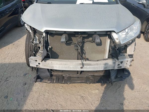 2018 TOYOTA HIGHLANDER LE