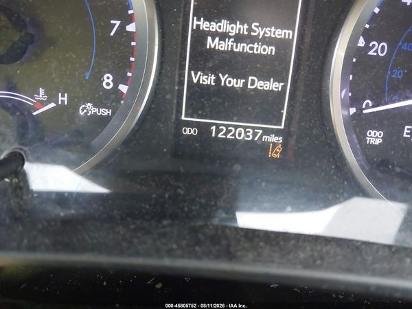 2018 TOYOTA HIGHLANDER LE