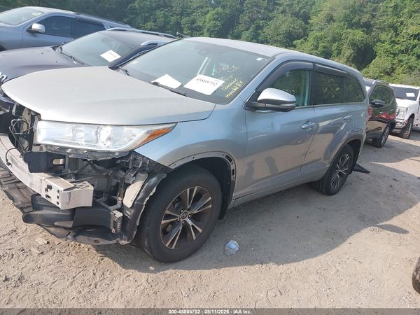 2018 TOYOTA HIGHLANDER LE