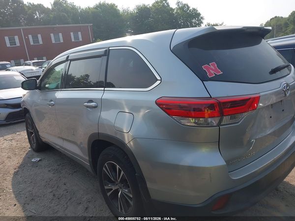2018 TOYOTA HIGHLANDER LE