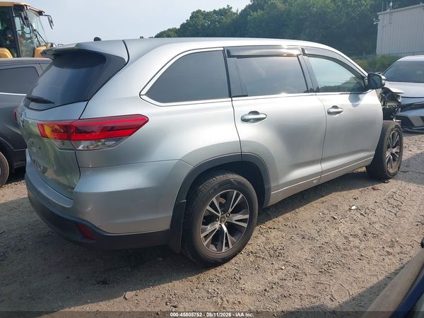 2018 TOYOTA HIGHLANDER LE