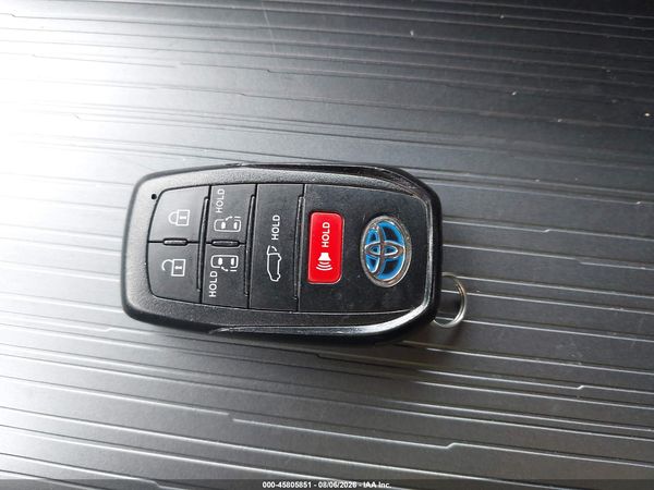 2021 TOYOTA SIENNA XSE