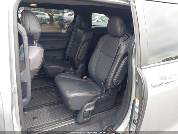 2021 TOYOTA SIENNA XSE