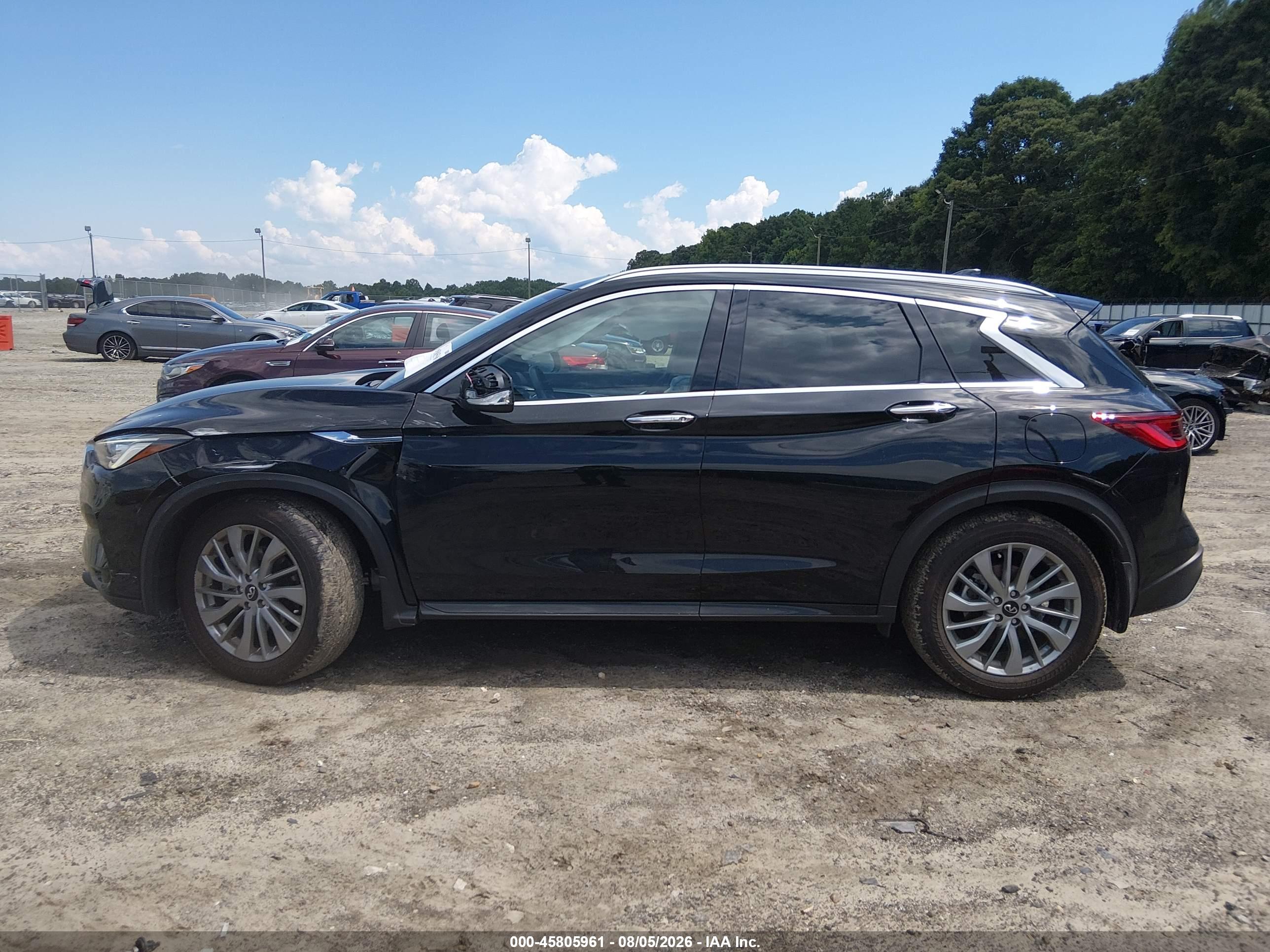 2023 INFINITI QX50 LUXE