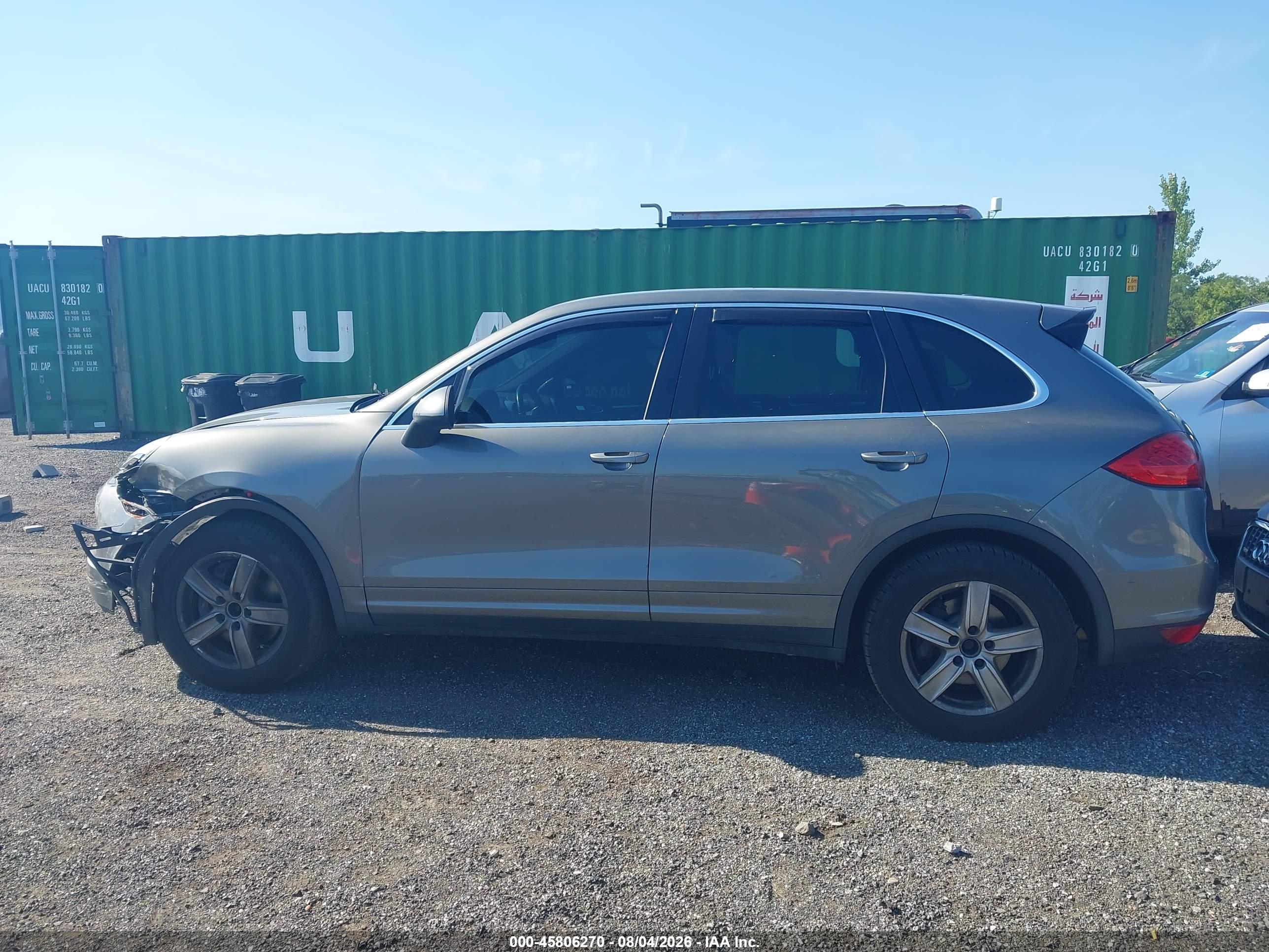 2014 PORSCHE CAYENNE