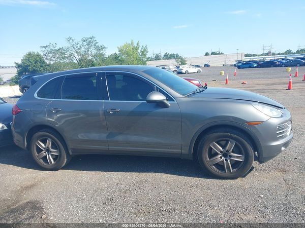 2014 PORSCHE CAYENNE