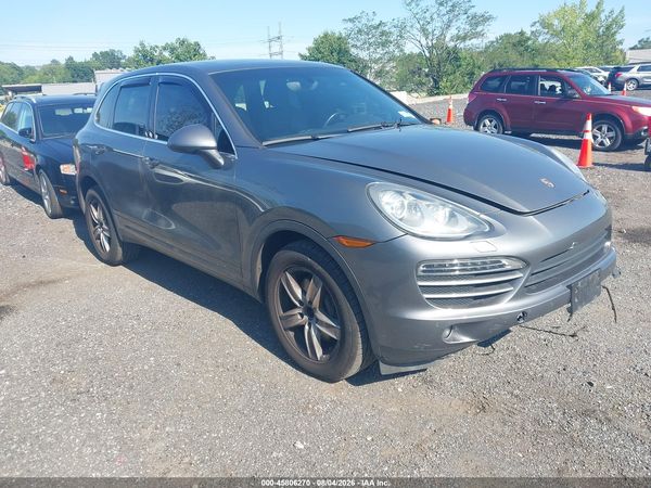 2014 PORSCHE CAYENNE
