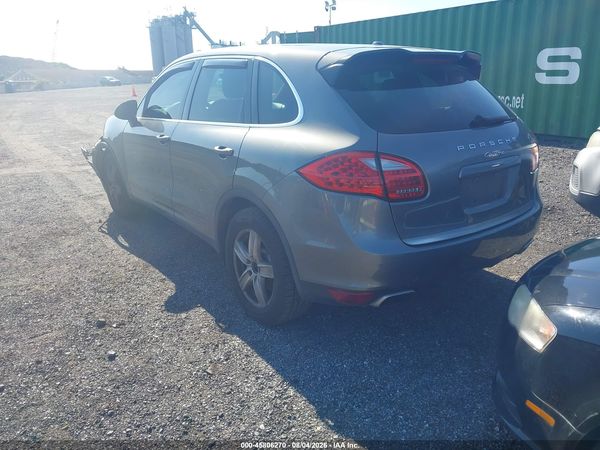 2014 PORSCHE CAYENNE