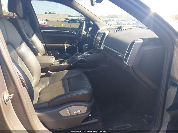 2014 PORSCHE CAYENNE