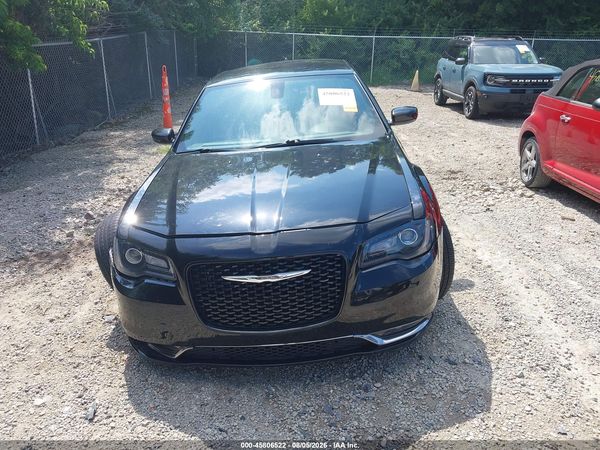 2017 CHRYSLER 300 300S — I115