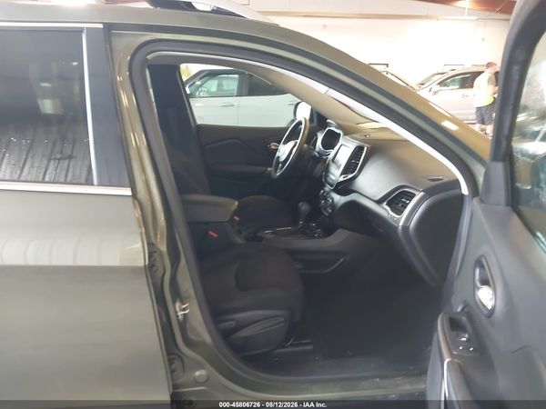 2019 JEEP CHEROKEE LATITUDE 4X4