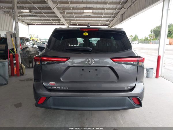 2022 TOYOTA HIGHLANDER XLE