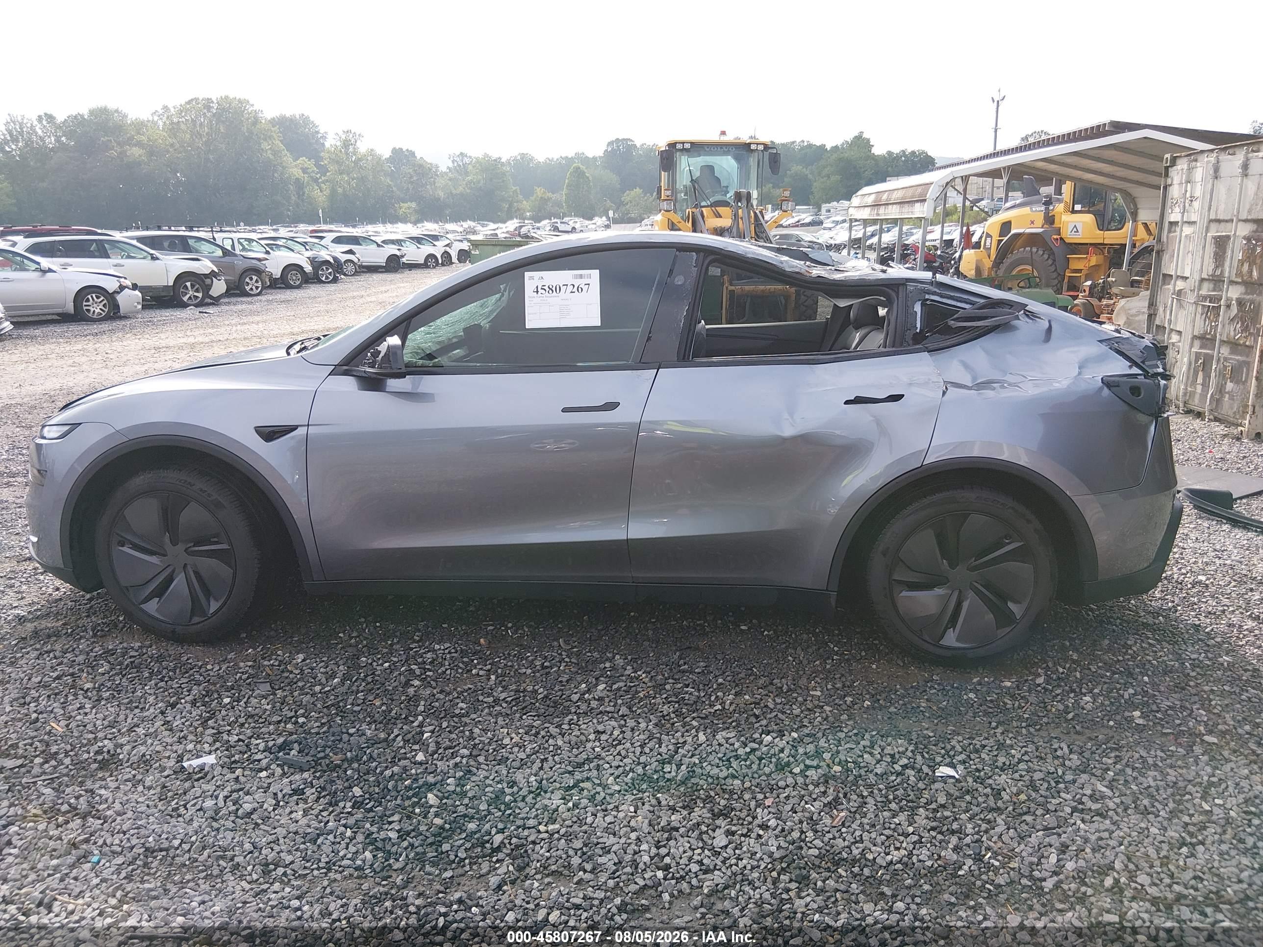 2026 TESLA MODEL Y