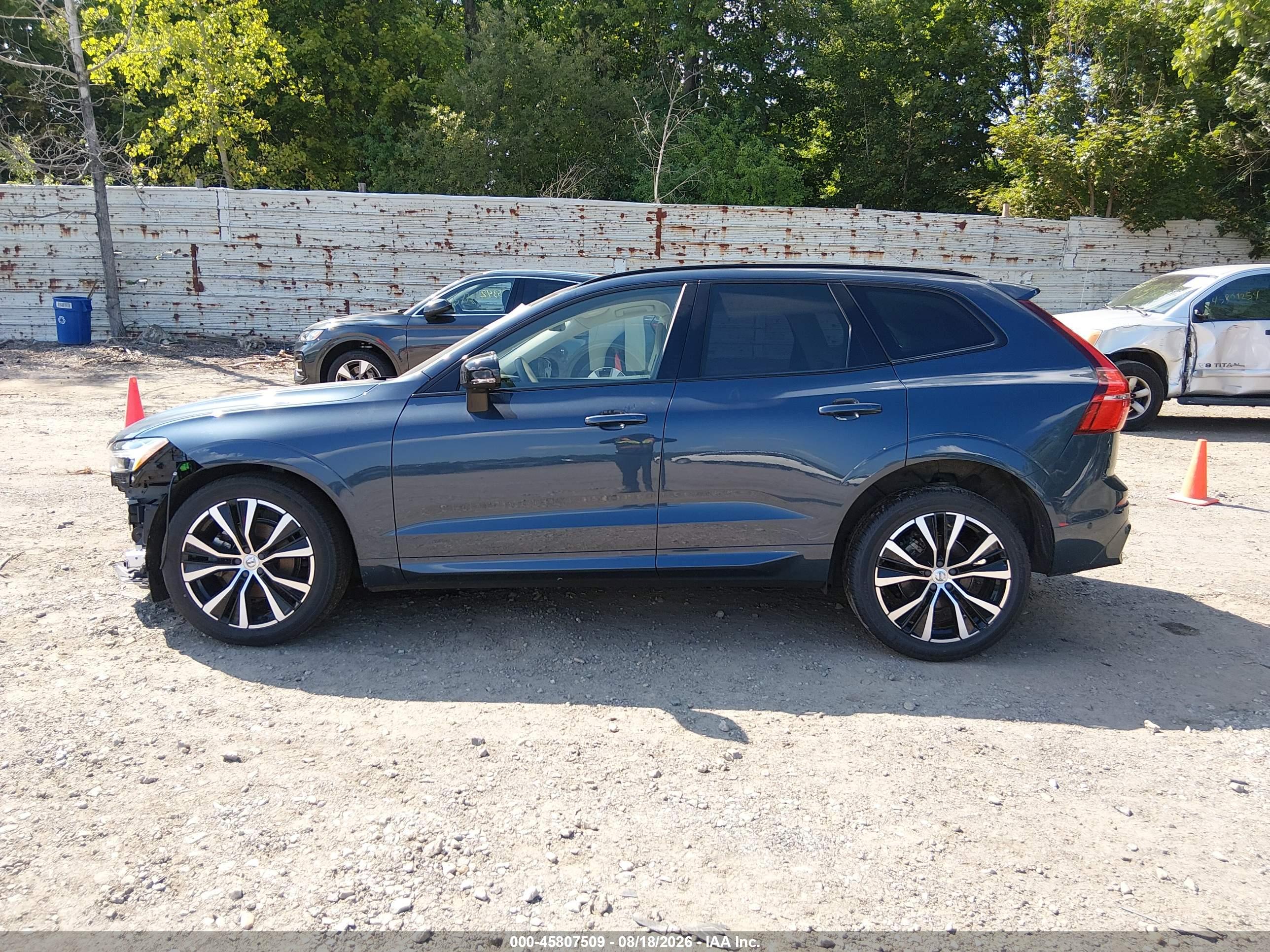 2025 VOLVO XC60 B5 PLUS