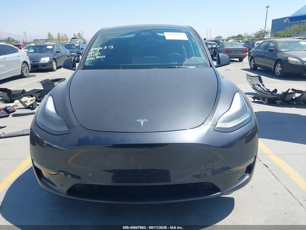 2025 TESLA MODEL Y
