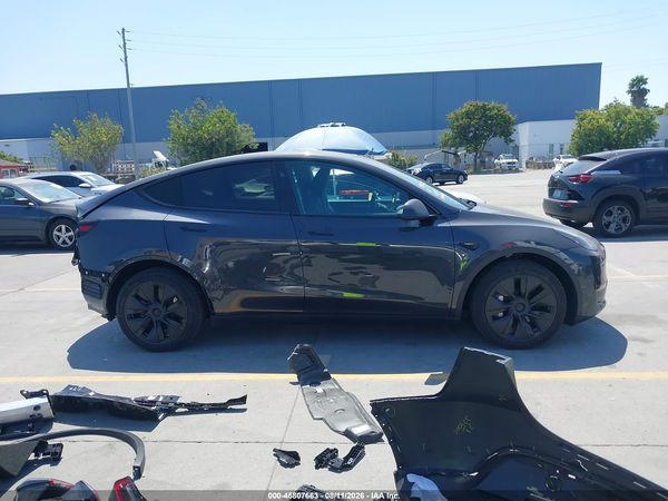 2025 TESLA MODEL Y