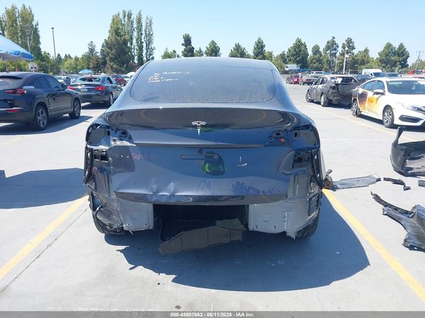 2025 TESLA MODEL Y