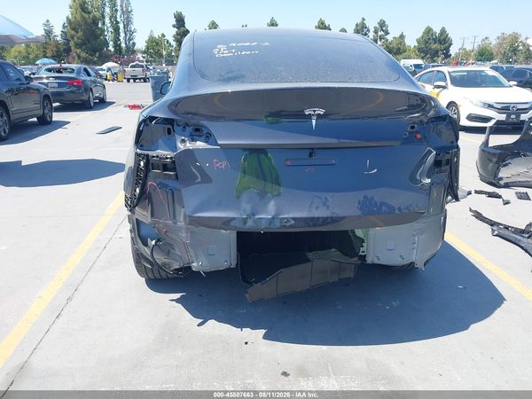 2025 TESLA MODEL Y