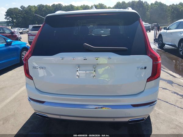 2021 VOLVO XC90