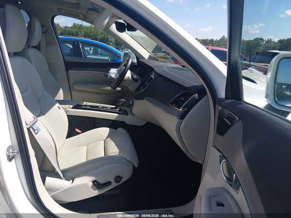 2021 VOLVO XC90