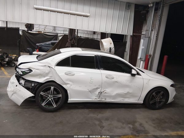 2021 MERCEDES-BENZ A 220 A220