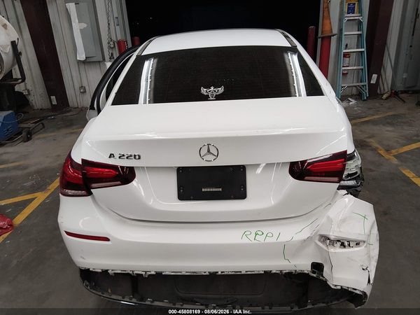 2021 MERCEDES-BENZ A 220 A220