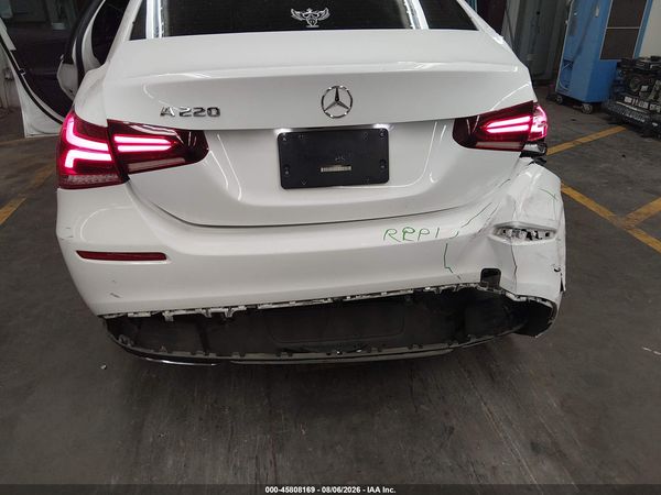 2021 MERCEDES-BENZ A 220 A220
