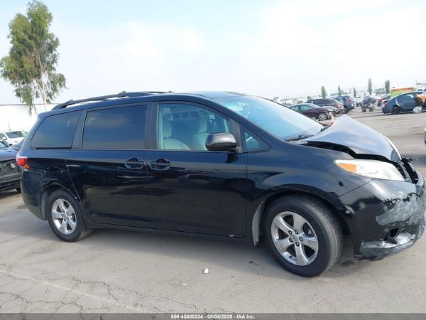 2016 TOYOTA SIENNA LE 8 PASSENGER