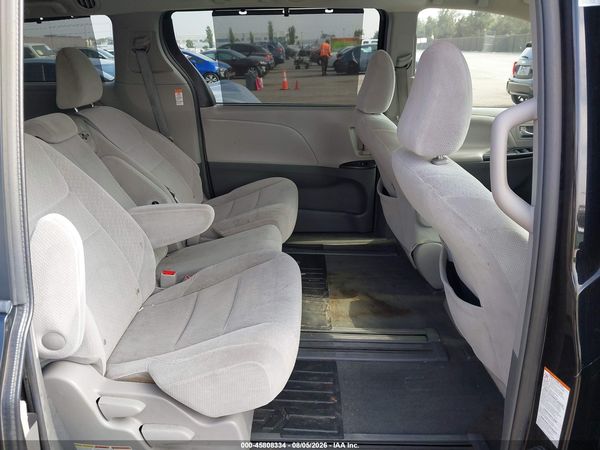 2016 TOYOTA SIENNA LE 8 PASSENGER