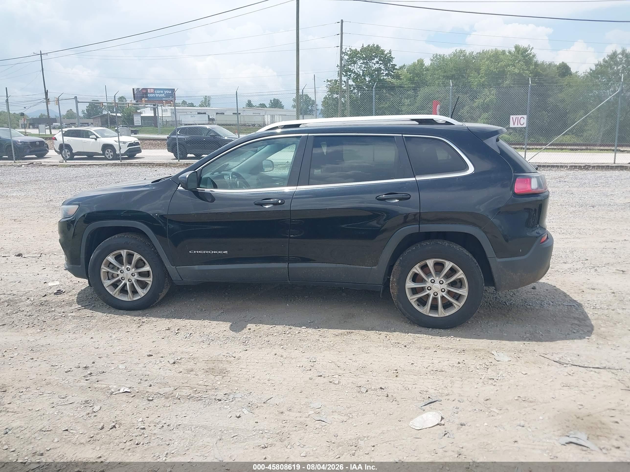 2019 JEEP CHEROKEE LATITUDE 4X4