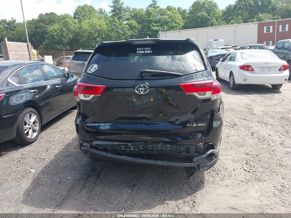 2017 TOYOTA HIGHLANDER XLE