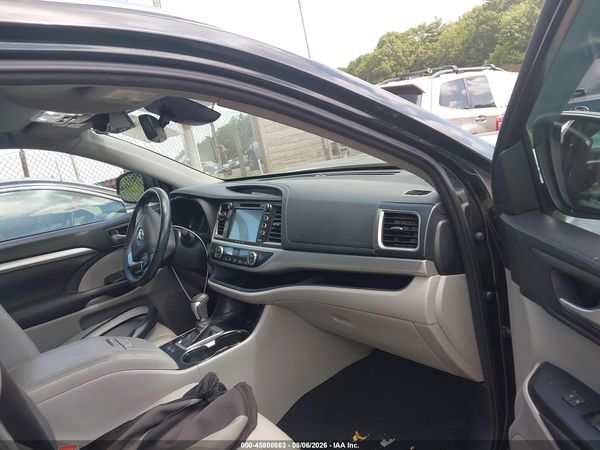 2017 TOYOTA HIGHLANDER XLE