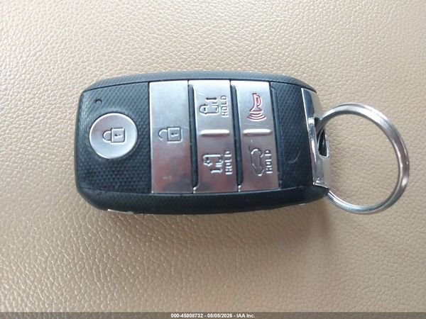 2017 KIA SEDONA LX