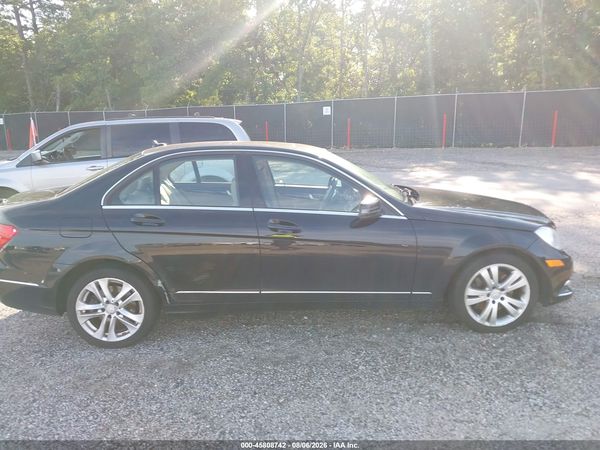 2013 MERCEDES-BENZ C 300 LUXURY 4MATIC
