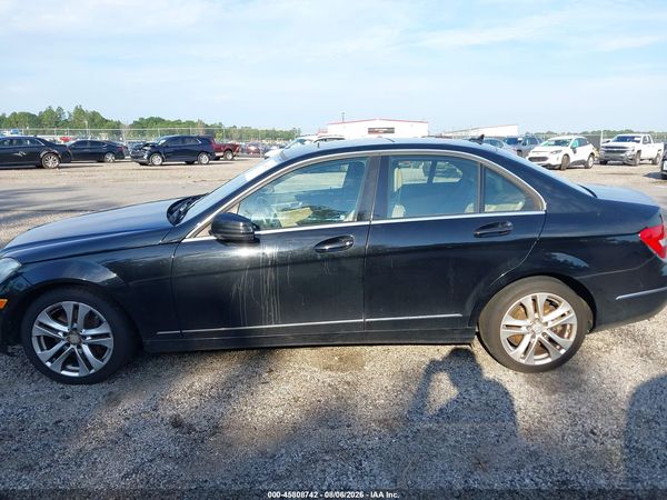 2013 MERCEDES-BENZ C 300 LUXURY 4MATIC