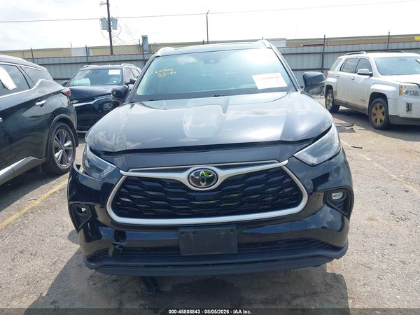 2022 TOYOTA HIGHLANDER XLE
