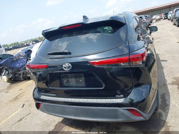 2022 TOYOTA HIGHLANDER XLE