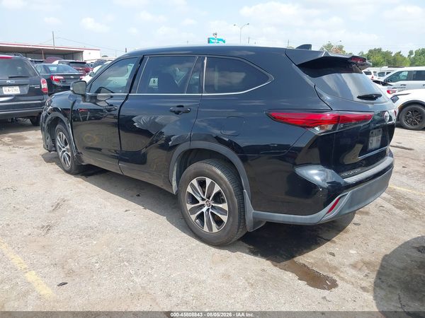 2022 TOYOTA HIGHLANDER XLE