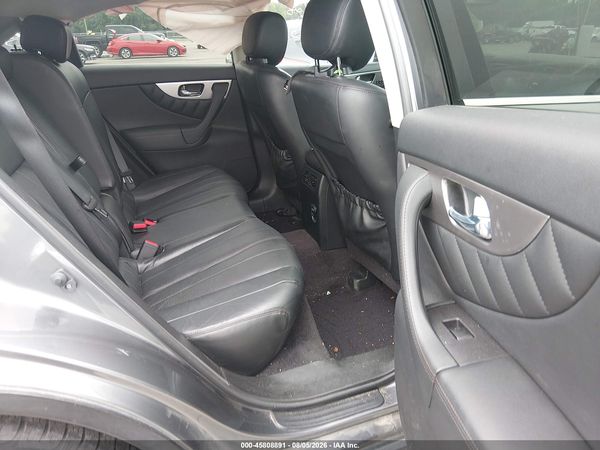 2016 INFINITI QX70